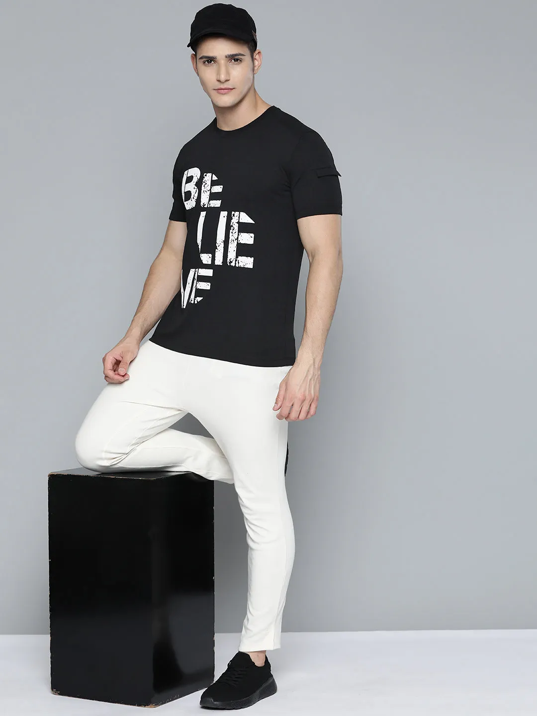 Alcis Men Black White Typography Printed T-shirt